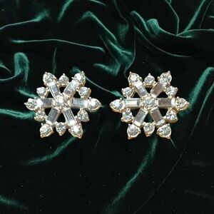 Elegant Pierced Goldtone and Rhinestone Snowflake Earrings Just under an Inch